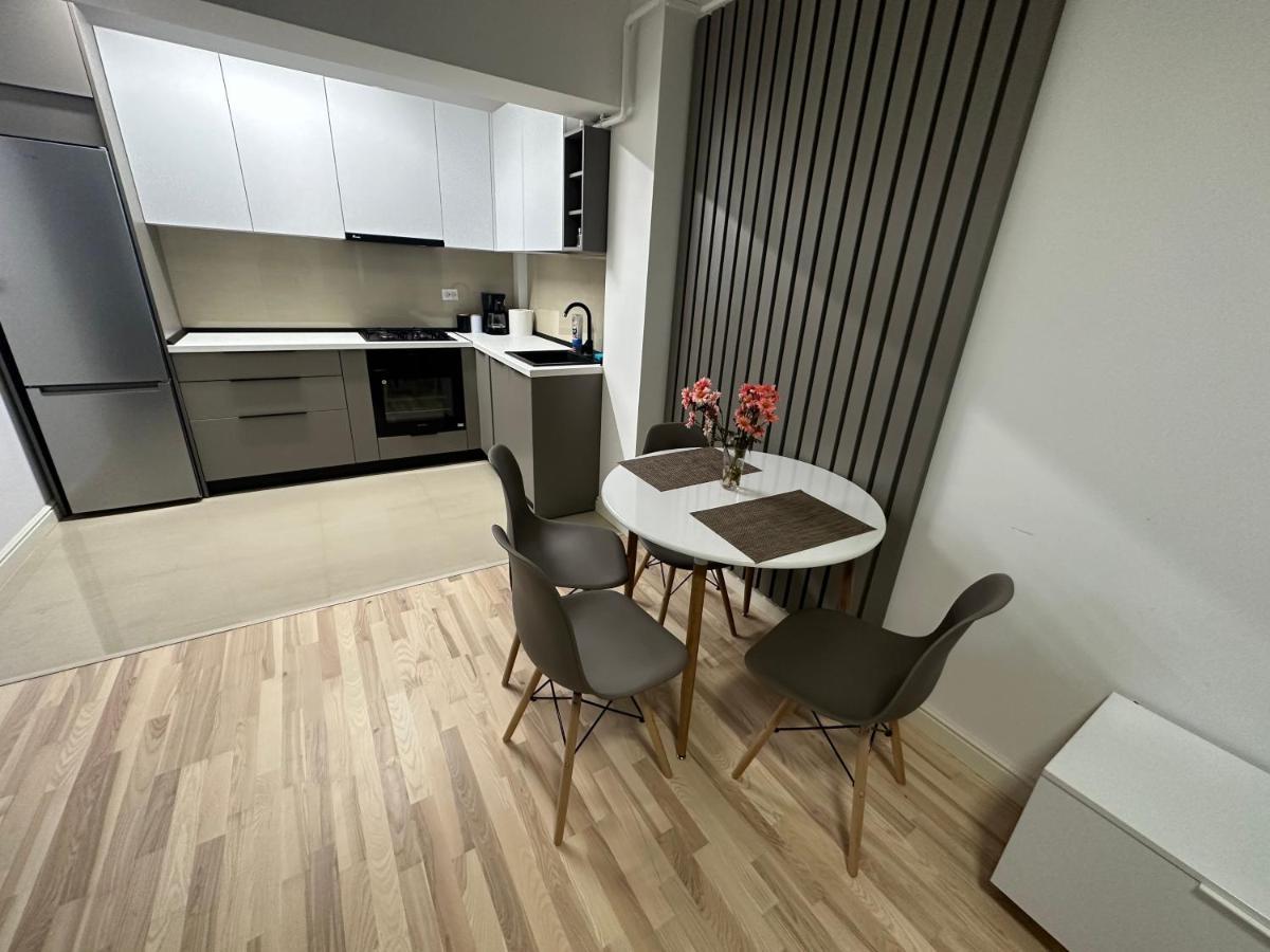 Modern Gray / Designed Appartement Iasi Buitenkant foto