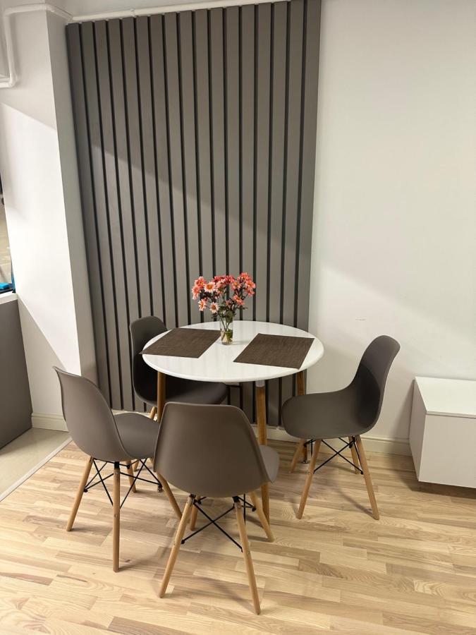 Modern Gray / Designed Appartement Iasi Buitenkant foto
