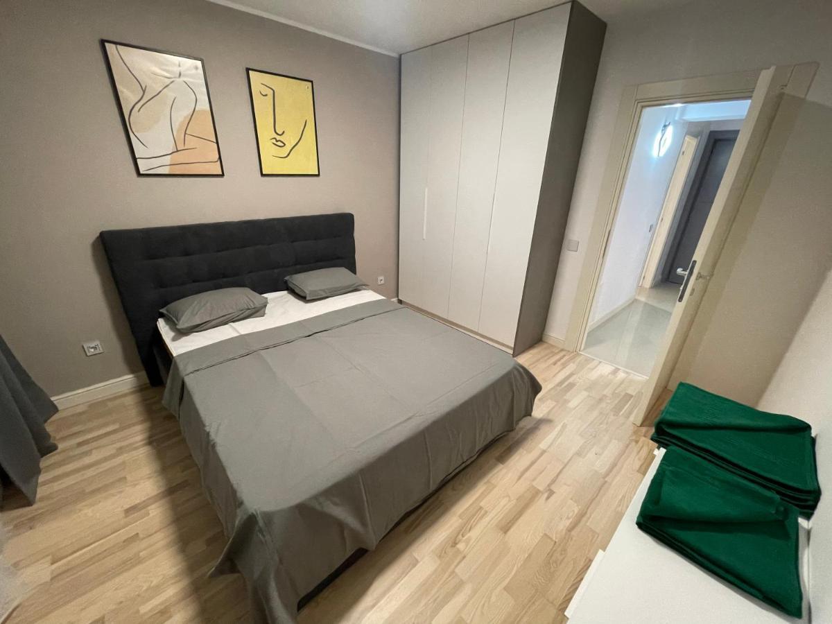 Modern Gray / Designed Appartement Iasi Buitenkant foto
